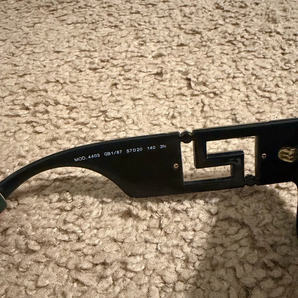 Versace VE4403 sunglasses  Like new